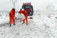 Schneeschutz für Autobahn und Eisenbahn